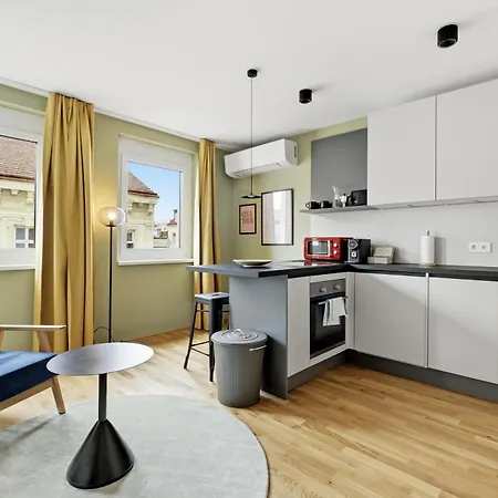 Premium Apartments With Air Conditioning - Doverys Yard
