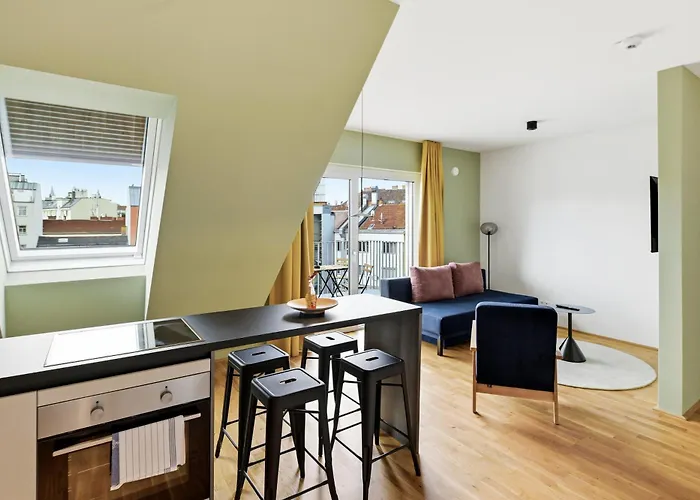 Premium With Air Conditioning - Doverys Yard