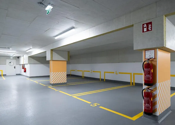 Premium With Air Conditioning - Doverys Yard