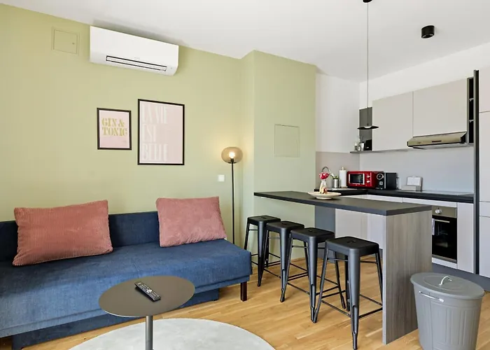Premium With Air Conditioning - Doverys Yard 4*