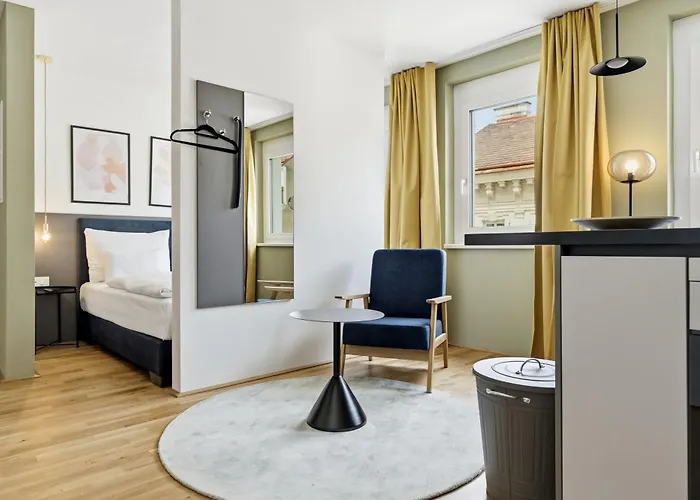 Premium With Air Conditioning - Doverys Yard