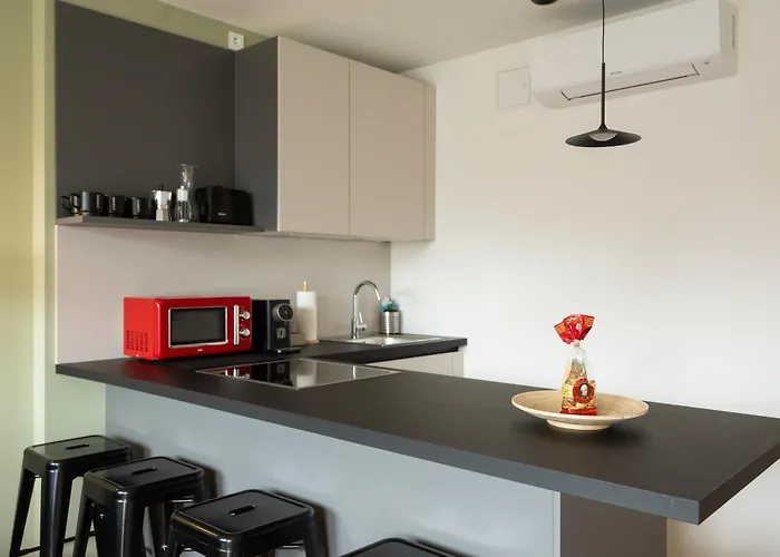Premium With Air Conditioning - Doverys Yard